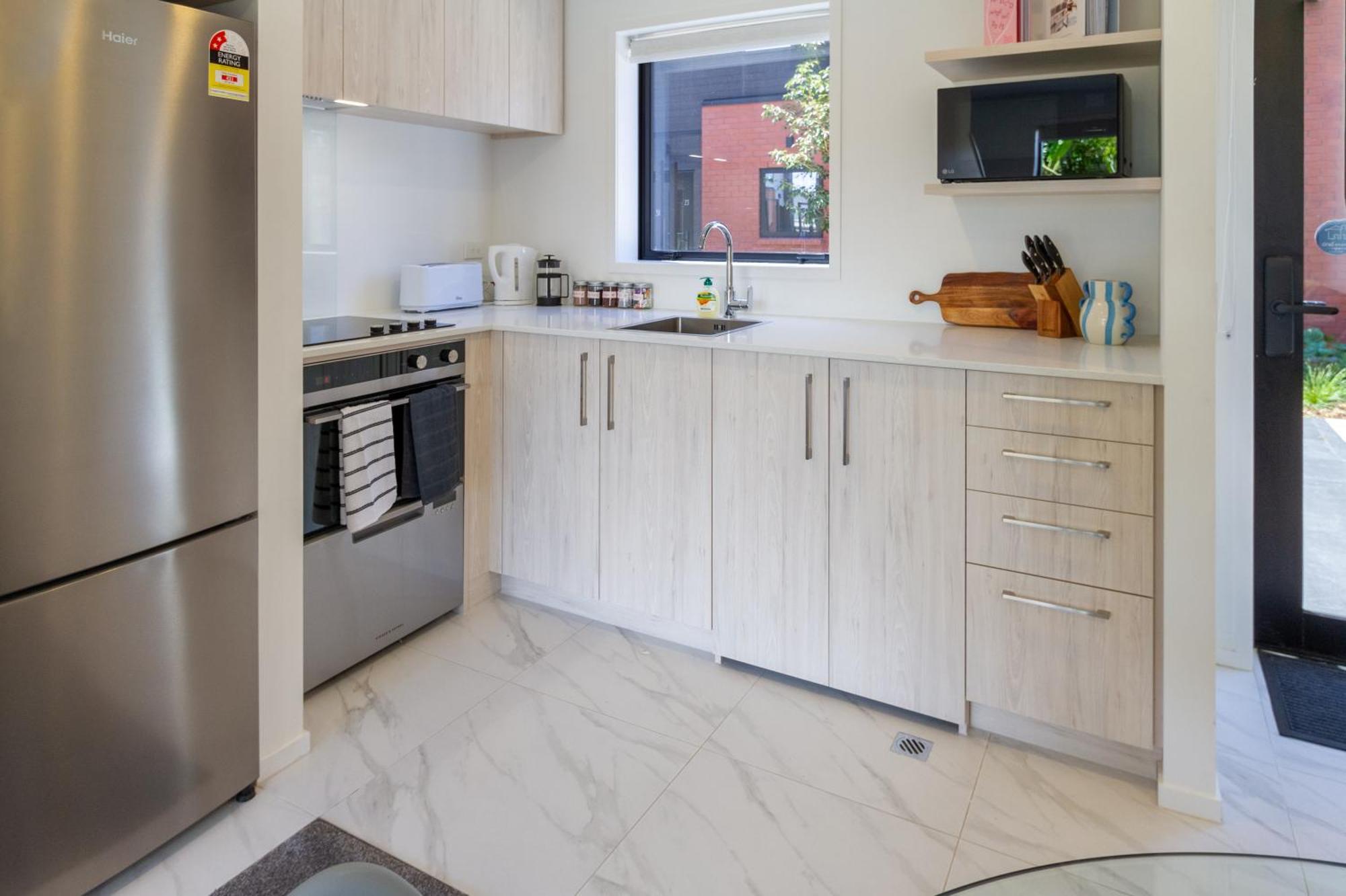 Conveniently Located 2Br Townhouse In West Akl Apartment Auckland Exterior photo